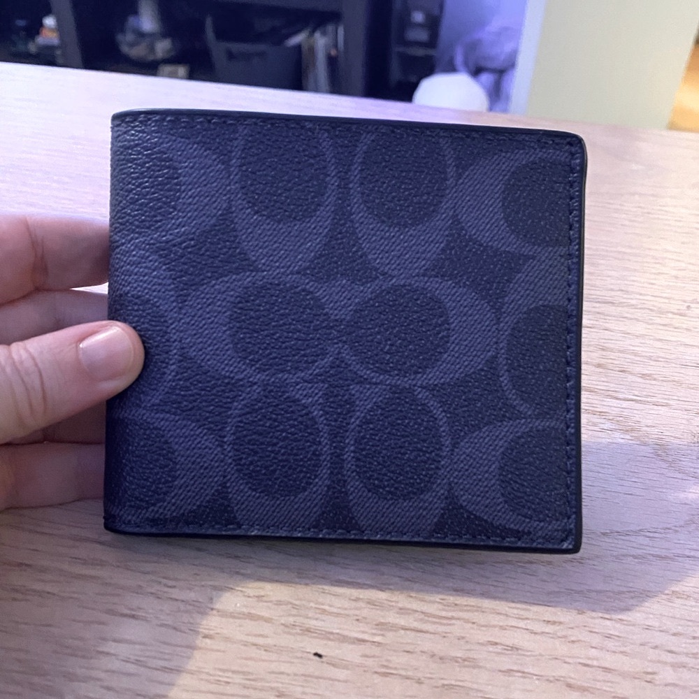 *NWT* Men’s Coach Wallet - never used black and grey